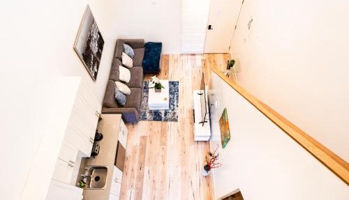 Chic 1-Bedroom Loft in Hollywood 10 Min From Downtown