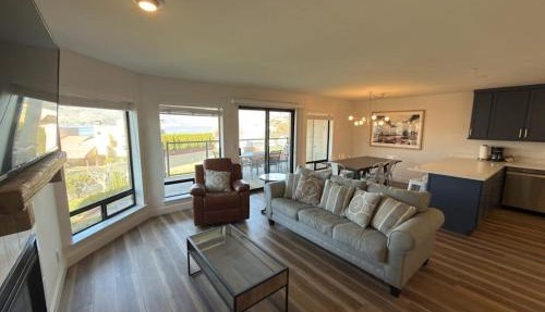Lake Chelan Shores Shore Serenity 19-3