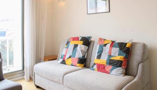 Renovated studio with quiet balcony
