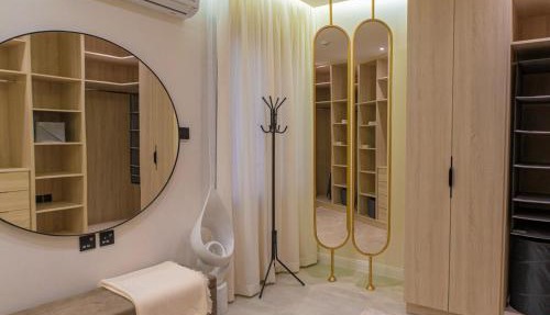 Executive Secluded 2-Bedroom Apartment in Alnada
