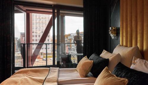 Granaria Riverside Suites by Downtown Apartments
