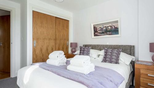 Sunnyside - Stylish Apartment Moments from Poole Quay