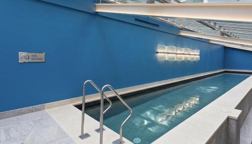 Sophistication Stay-Cation with a Roof Top Pool!