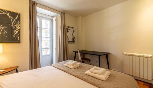 Chiado Deluxe Terrace 3 BR Apartment