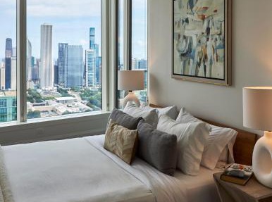 Lux Apts with Lake Views and Top Amenities