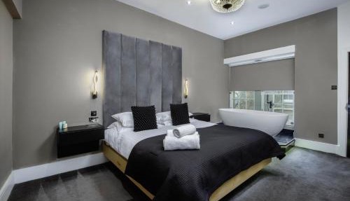 Boutique 2BR On Royal Mile - Freestanding Bathtub