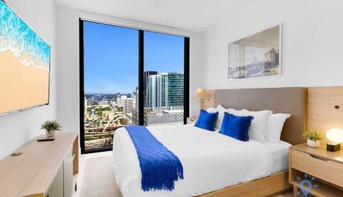 Luxury Apartment 3 Bedrooms Pool Gym Views & More