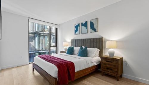 Pearl Coast - Modern 2BR with Rooftop Pool & Views