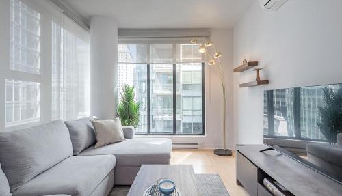 Corner 2BR Old Port - Free Indoor Parking