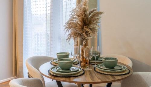 2BR - Balcony & Parking near Canary Wharf Sleeps 6