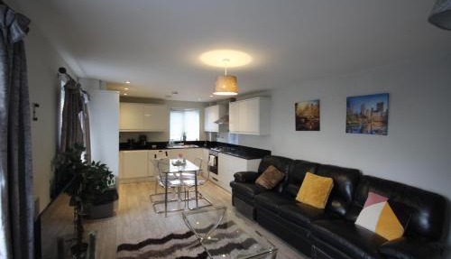 Holden Court Apartments -Apt 4