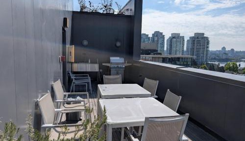 Modern, Bright & Central 1-Bed Downtown Apt close to Rogers Arena