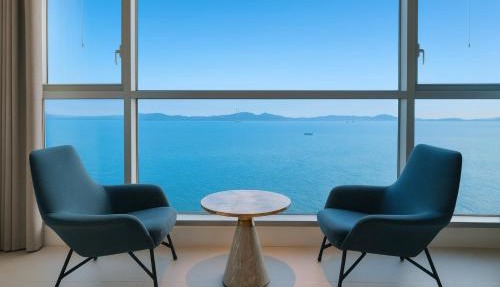 WAVEM HOTEL East