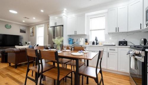 3BR Boston Hideaway - Pet-Friendly - Steps to Franklin Park & Red Line 558-3
