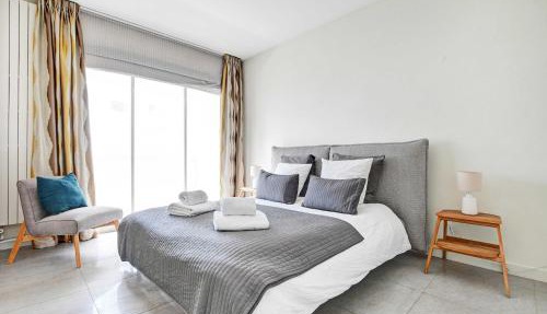 Exceptional 3BDR 6P apt - View of the Eiffel Tower