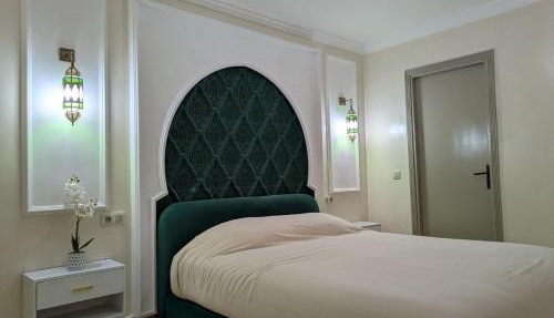 Majorelle green Spa Suite