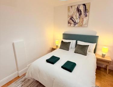 Stylish flat close to station zone 2