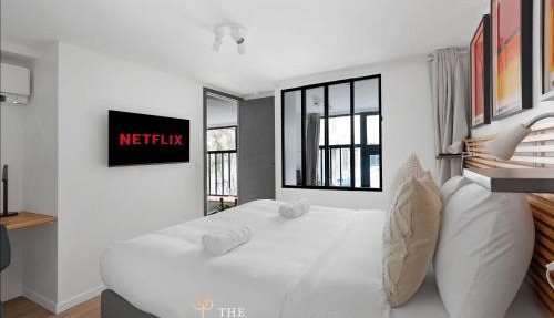 Residence d'Exception Renovee par Architecte - Paris 10