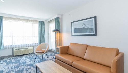 Sandman Signature Surrey-Guildford Suites