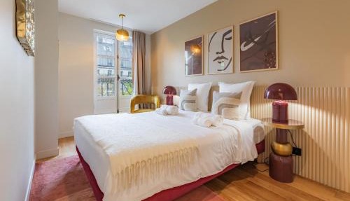 Elegant bright and air-conditioned 2 Bedroom apartment in Bastille