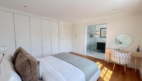 Upscale Apartment in a Prestigious Area