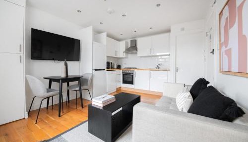 1 bedroom flat in Hyde Park