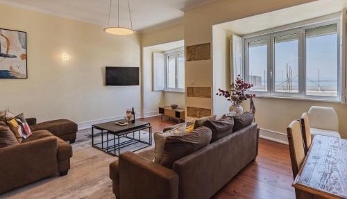 Whome Spacious Modern Apartment in Graças Historic Quarter