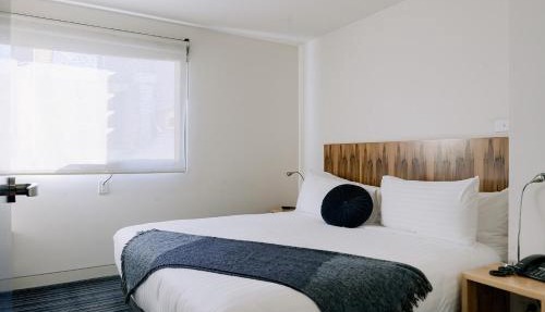 Salamanca Wharf Hotel