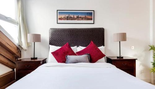 Penthouse Loft apartment with roof terrace Not for events or parties
