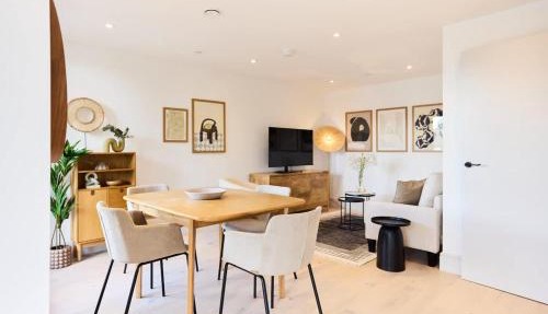 The South Wimbledon Hideout - Fancy 1BDR Flat with Balcony