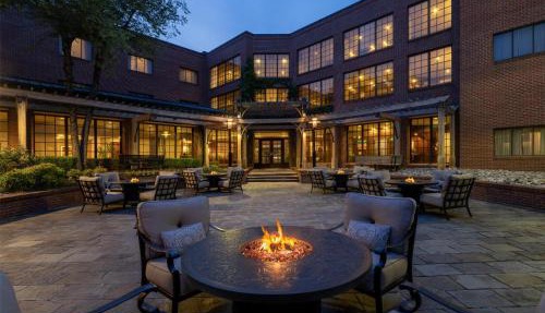 DoubleTree Suites by Hilton Charlotte/SouthPark