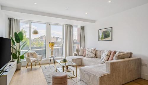 Luxury Apartment - West Wimbledon with Cinema & Game Room, Gym, Parking