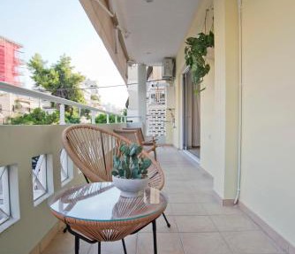 Modern Beach Retreat 2BR in Coastal Palaio Faliro