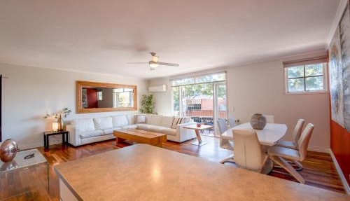 Two Apartments in Garden Complex near Casino, MCEC and MCG