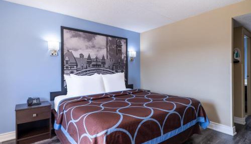 Super 8 by Wyndham Toronto East ON