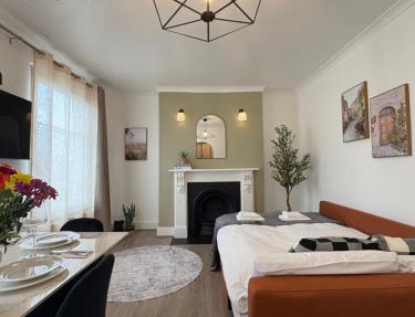 Lovely Flat by Emirates - 5 mins to Kings Cross St Pancras