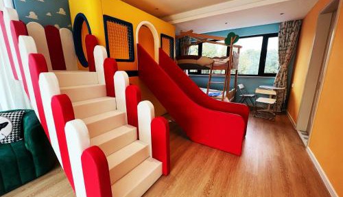 Mr. Gao and Ms. Feng's original homestay