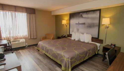 Super 8 by Wyndham Mississauga