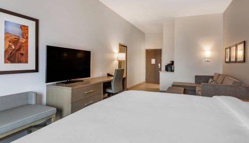 Comfort Suites Scottsdale Talking Stick Entertainment District
