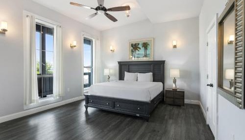 5BR Penthouse with Amenities Near FQ