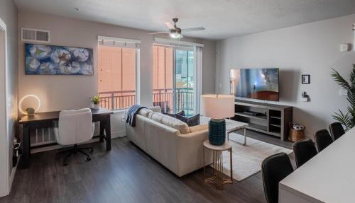 Convention Ctr Luxury 1BR Pool Gym Hot Tub