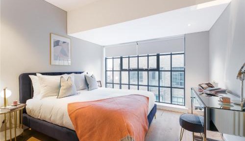 Urban Chic - Clink Street