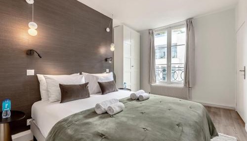 42#Opera #Louvre #Paris02 #2bedrooms #AC