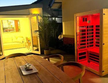 Wellness Escape- 1 Bed Home with Studio & Sauna