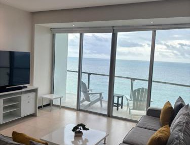 Espectacular departamento frente al mar