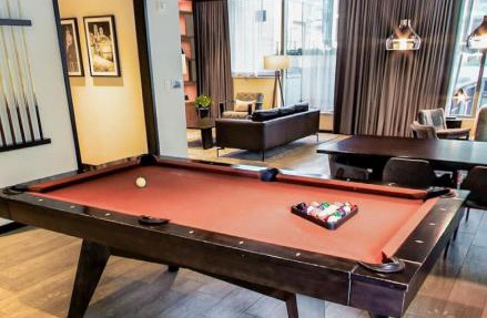 Upscale Penthouse with Gym Parking near MGH TUFTS