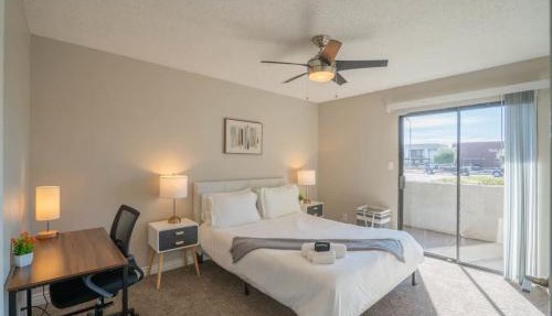 Spacious 2BD - Parking, Gym, Pool - Sleep 8 - 5Min Casino