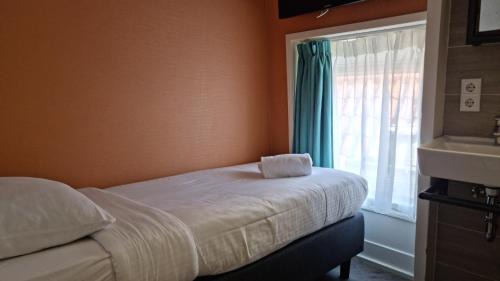 Tourist Inn One Amsterdam