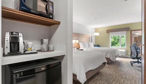 Holiday Inn Express and Suites Surrey by IHG