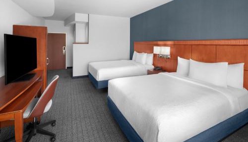 Courtyard by Marriott Santa Clarita Valencia